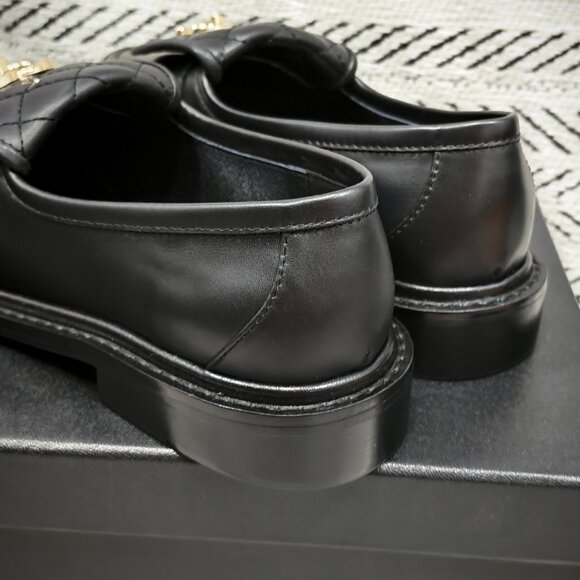 Chanel Women's Black Loafers - Picture 4 of 7